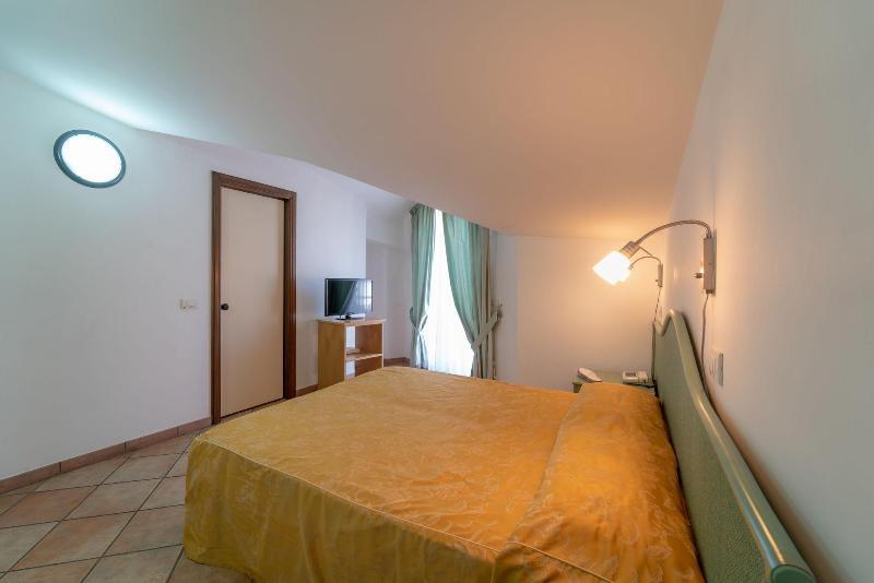 Hotel Il Ceppo Agropoli Exterior photo