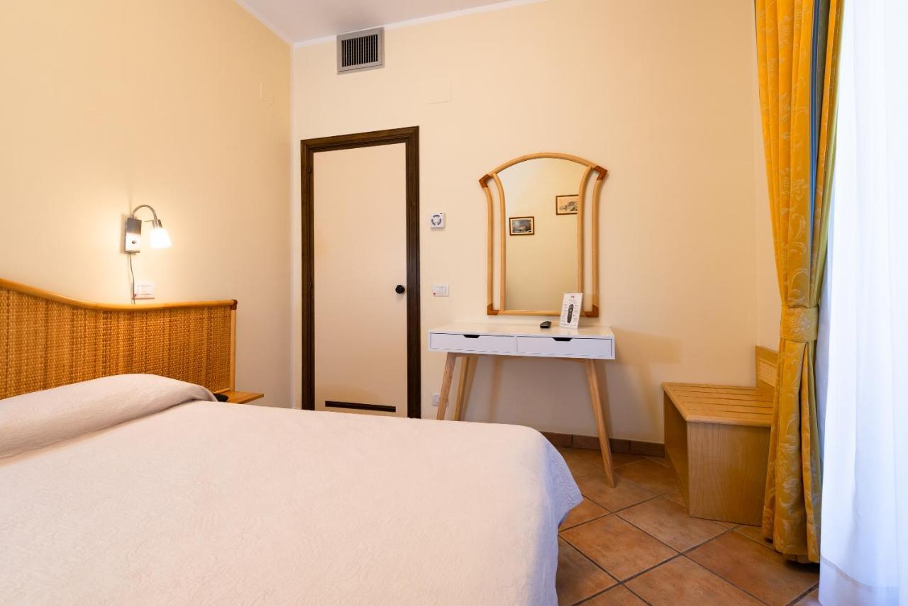 Hotel Il Ceppo Agropoli Exterior photo