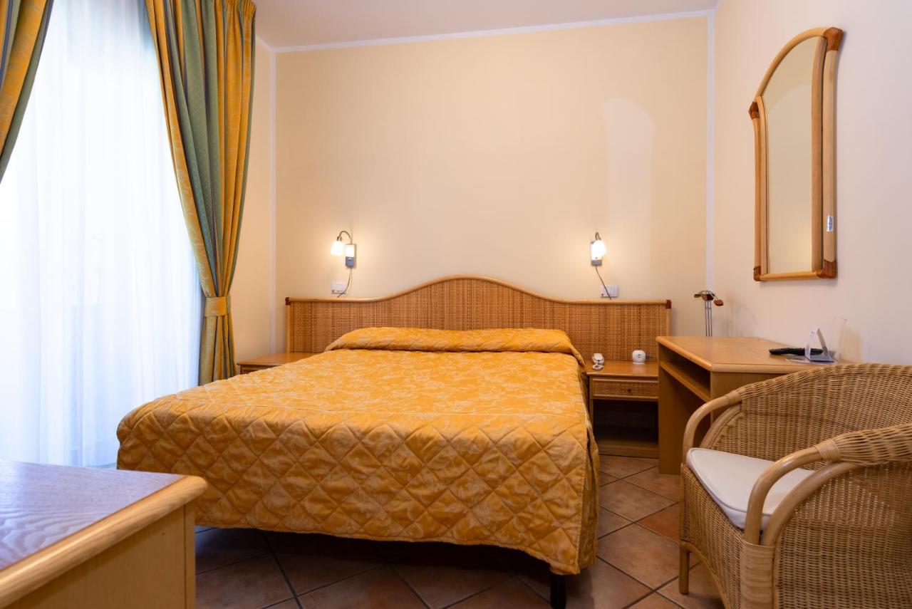 Hotel Il Ceppo Agropoli Exterior photo