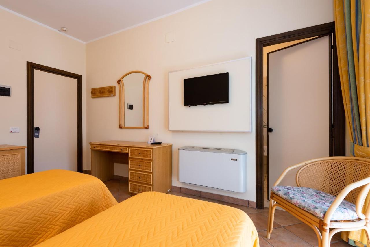 Hotel Il Ceppo Agropoli Exterior photo